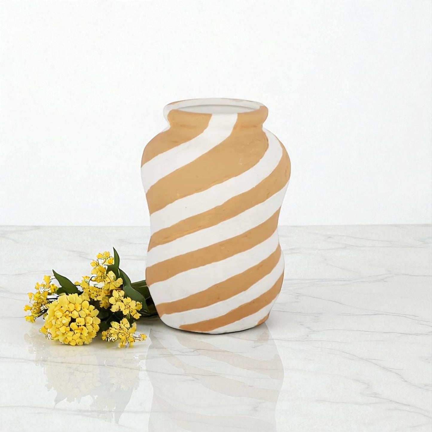 Vela Vase